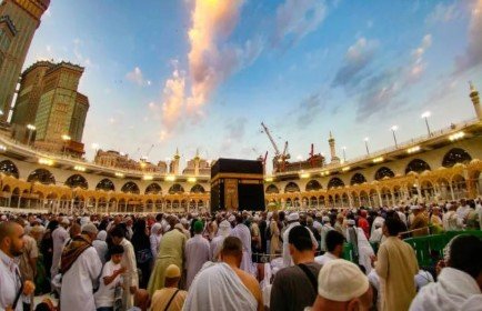 14 Nights 3 Star August Umrah Package 2024