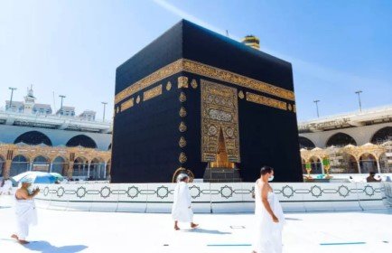 10 Nights 5 Star Easter Umrah Package 2025