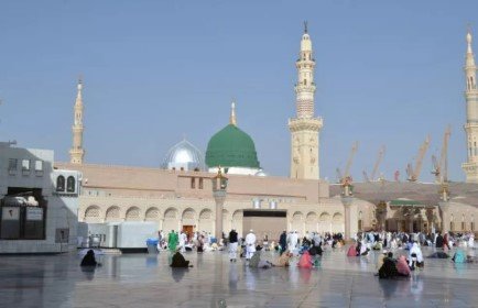 7 Nights 4 Star Easter Umrah Package 2025