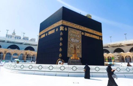 10 Nights 5 Star March Umrah Package 2025