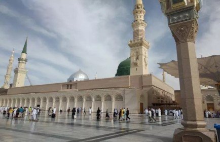 10 Nights 3 Star March Umrah Package 2025