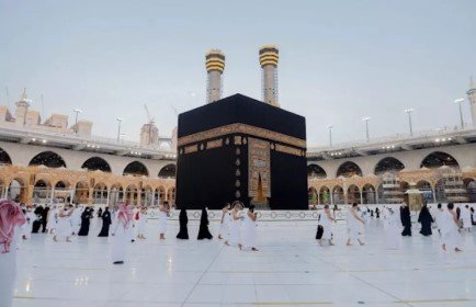 14 Nights 3 Star February Umrah Package 2025