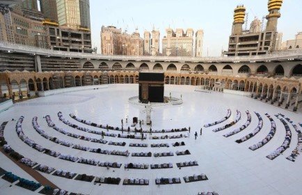 10 Nights 3 Star February Umrah Package 2025