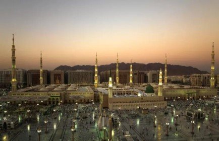 7 Nights 4 Star London Umrah Packages 2024