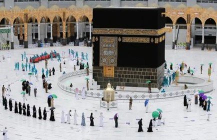 14 Nights 3 Star London Umrah Packages 2024