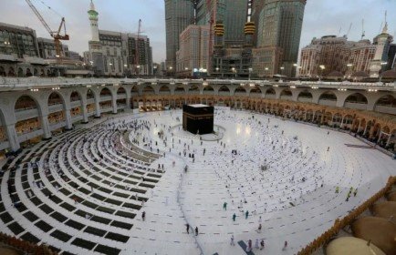 10 Nights 4 Star December Umrah Package 2024